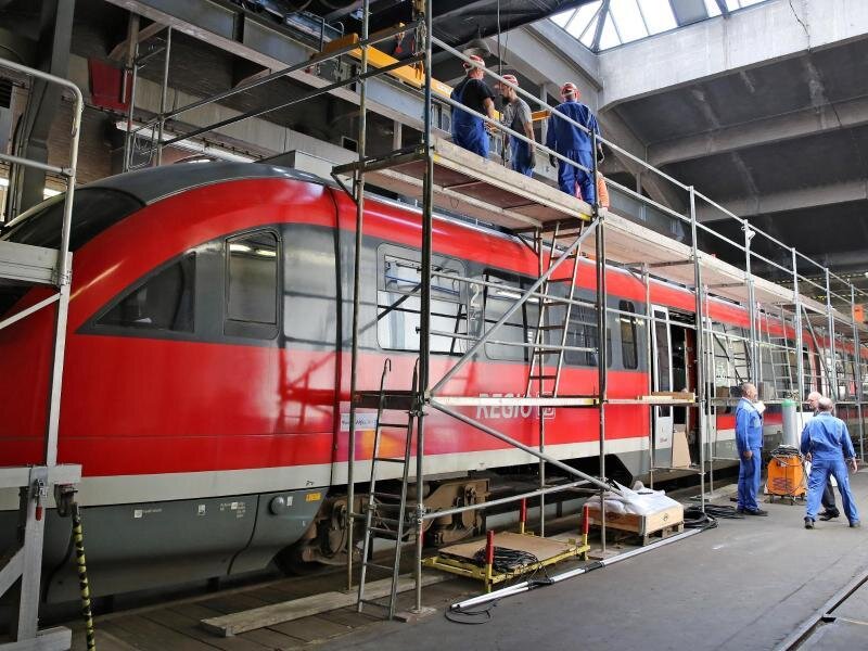 Erzgebirgsbahn bringt erstes Hybridfahrzeug auf die Schiene - Der Prototyp «Ecotrain» wird vom Bund sowie von der Deutschen Bahn gefördert.