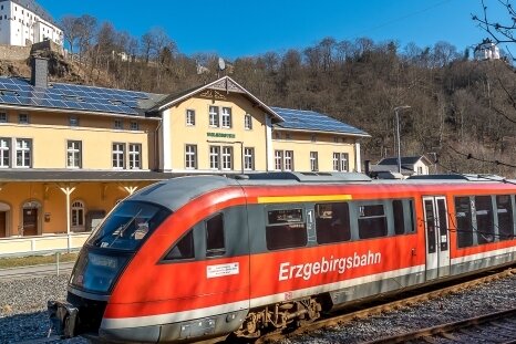 Erzgebirgsbahn soll Strecken nun doch länger betreiben - Die Erzgebirgsbahn soll über 2024 hinaus weiter auf den drei verbliebenen Strecken im Landkreis verkehren. Das Unternehmen plant in den nächsten Jahren weitere Millioneninvestitionen.