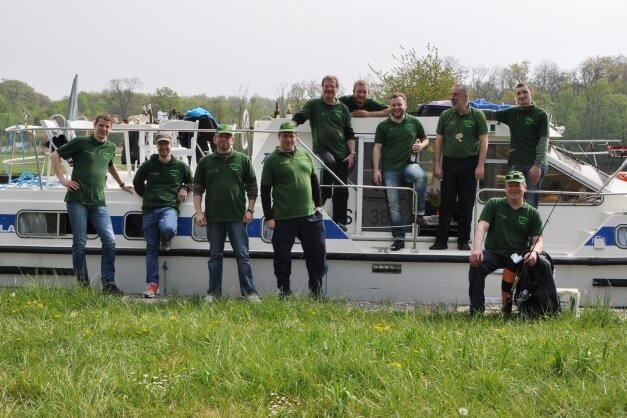 Erzgebirgsmarine geht wieder auf Fahrt - und sattelt um - Steht als ein Glanzpunkt im Logbuch der Erzgebirgsmarine Antonshöhe: 2014 wurde auf der zehnten Tour der Truppe mit einem gemieteten großen Hausboot der Rhein-Marne-Kanal in Frankreich befahren. 