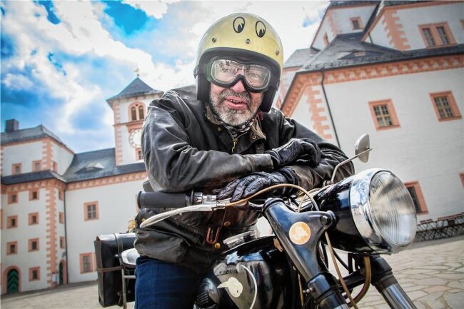 "Es ist eine Bereicherung für die Szene": DKW RT 125-Fahrer besuchen neue Ausstellung in Schloss Augustusburg - Claus Uhlmann ist RT-125-Experte und freier Autor. 