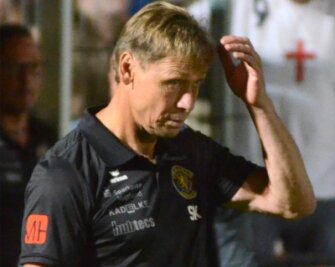 Es riecht nach Fehlstart - VfB-Trainer Sven Köhler hat nach zwei Unentschieden und der Derby-Niederlage gegen Plauen einige Probleme zu lösen.