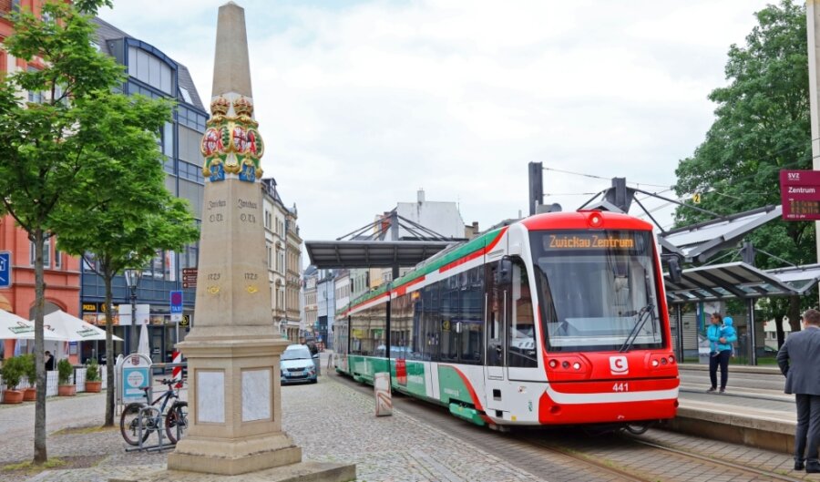Es rollen wieder mehr Regionalbahnen in die City - Neue Technik sorgt für mehr Schienenverkehr im Zwicker Zentrum. 