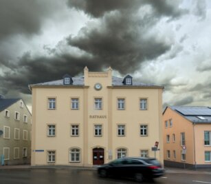 Es rumort im Stadtrat - Dunkle Wolken über dem Rathaus in Lengefeld: Zwischen der Verwaltung und einigen Stadträten herrscht schon länger Zwist. Nun waren sogar zwei Vorhaben gefährdet. 