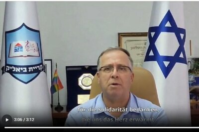 „Es wärmt das Herz“: Bürgermeister aus Israel dankt Chemnitz per Video für Solidarität - Per Videobotschaft hat sich der Bürgermeister von Kiryat Bialik, Eli Dukorski, an die Chemnitzer gewandt.