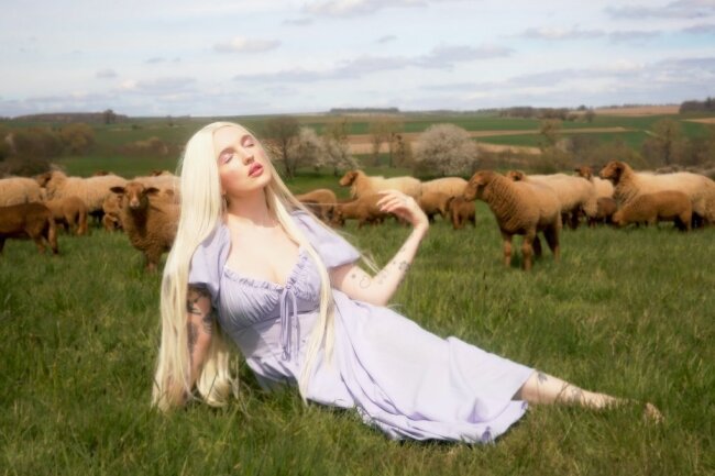 Fleisch auf der Weide: Sängerin Mia Morgan. 