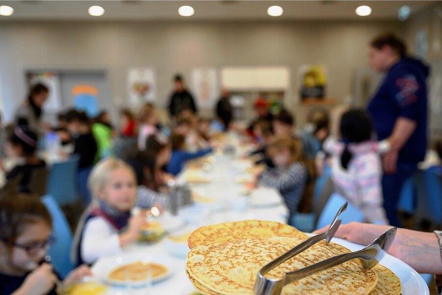 Essen in Rochlitzer Schulen und Kitas: Eltern müssen mehr zahlen - In Schulen und Kitas der Region - hier ein Symbolbild - erhöhen sich die Essenspreise. 