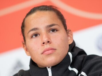 Essens Nationalspielerin Oberdorf wechselt nach Wolfsburg -  
          Nationalspielerin Lena Oberdorf steht vor einem Wechsel.