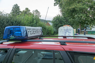 Essensreste in Container verursachen Feuerwehreinsatz - Zu einem nicht alltäglichen Einsatz sind am Samstagabend der Kameraden der Feuerwehr in Thalheim alarmiert worden.
