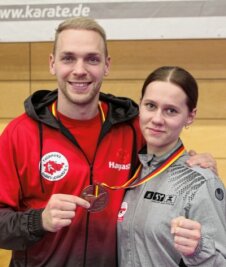 Europameister trainiert Nachwuchs - Noah Bitsch (l.) gratulierte der Rochlitzerin Selina Fabian zu Bronze bei der DM. 