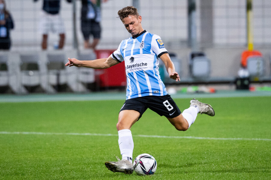 Ex-CFC-Spieler Tallig wechselt zum Drittliga-Spitzenreiter - Tallig stand zuletzt beim Drittligisten TSV 1860 München unter Vertrag.