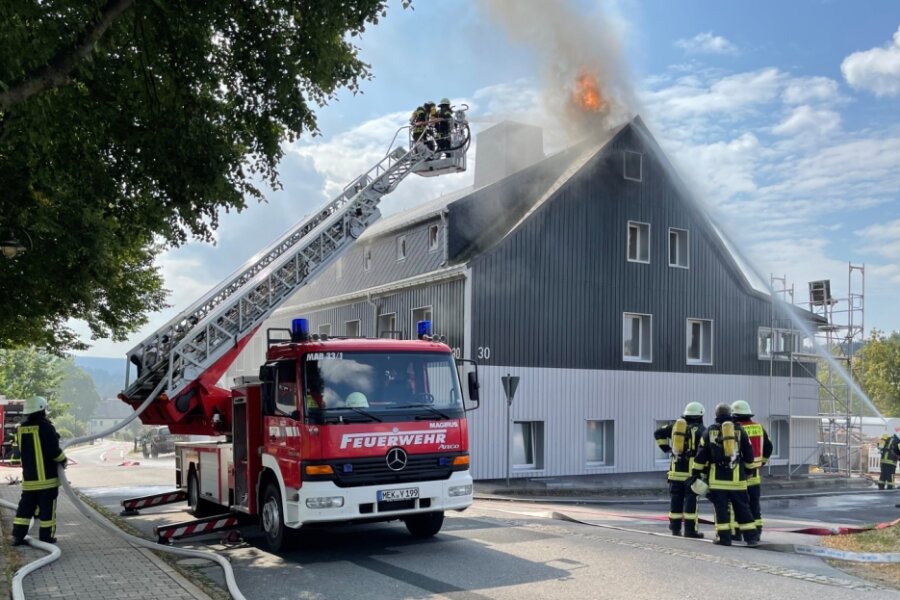 Der ehemalige Gasthof in Niederlauterstein hat am Montag gebrannt.