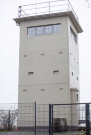 Ex-Grenzturm als Gedenkort: Die Eröffnung ist in Sicht - Mödlareuth will den Turm als Außenposten des Deutsch-Deutschen Museums bespielen. 