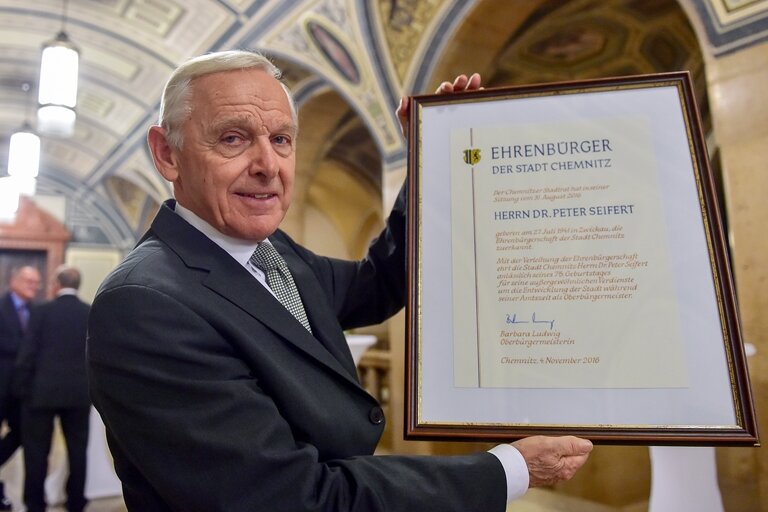 Ex-OB Peter Seifert zum Ehrenbürger von Chemnitz ernannt - 