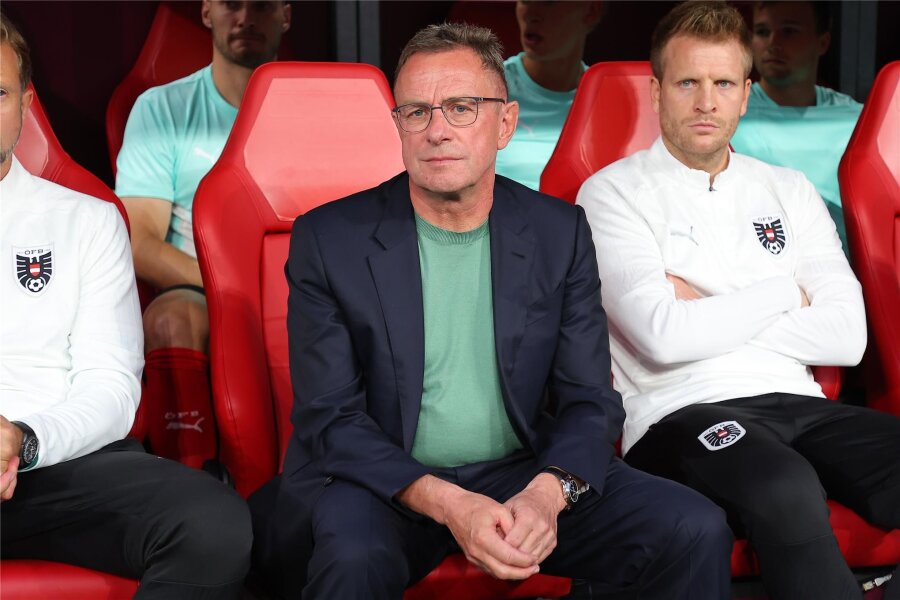 Ex-RB-Trainer Rangnick verliert mit Österreich auf Leipziger Heimatrasen und gibt seiner Enttäuschung Ausdruck - Österreichs Nationaltrainer Ralf Rangnick hatte sich den Abend in Leipzig sicher anders vorgestellt.