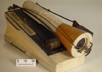 Experimentalphonetik und elektronische Spracherkennung: Ausstellung "SprachSignale" in Dresden - Stimmmechanik vom Ende des 19. Jahrhunderts