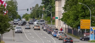 Experten nehmen Verkehr in Kreisstadt unter die Lupe - Tausende Autos passieren täglich die Feldschlösschenkreuzung. 