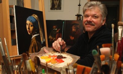 "Fälscher" verzichtet auf Weltruhm - 
              <p class="artikelinhalt">Dietmar Faßmann "fälscht" zurzeit "Das Mädchen mit dem Perlenohrgehänge" von Jan Vanmeer van Delft, das im Original 1665 als Ölbild auf Leinwand entstanden ist.</p>
            