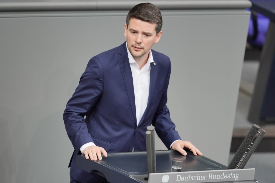 Faber wird Vorsitzender des Verteidigungsausschusses - Marcus Faber (FDP) spricht in der Debatte zur deutschen Außen- und Sicherheitspolitik im Bundestag