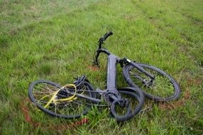 Eine E-Bike-Fahrerin kam am Sonntagabend bei einem Unfall nahe Helbigsdorf ums Leben.
