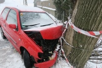 Die Fahrerin des VW wurde bei dem Unfall verletzt.