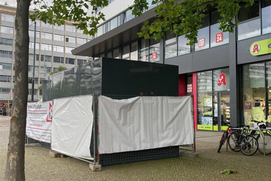 Fahrradbox in der Chemnitzer City aufgebaut - An der Straße der Nationen in der City wurde eine Fahrradbox aufgebaut. Sie soll im August in Betrieb gehen.