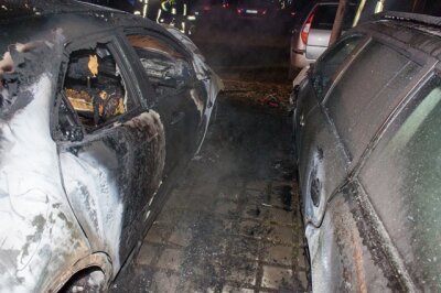 Fahrzeuge in Schneeberg in Brand gesetzt - 