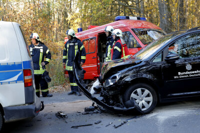 Fahrzeuge von Bundeswehr und Bundespolizei an Unfall auf B169 beteiligt - 
