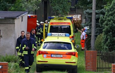Falken: Toter unter Wellasbeststapel Opfer eines Unglücks - Der 79-Jähriger ist am 30. Juli tot in einem Bauernhof in Falken gefunden worden.