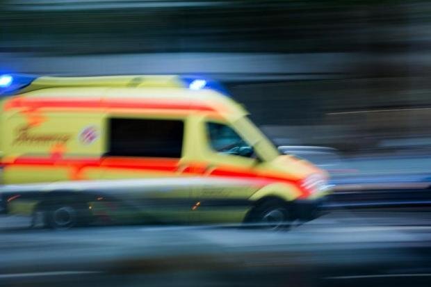 Falkenstein: Eine Schwerverletzte und hoher Schaden bei Unfall mit Taxi