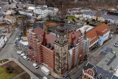 Falkenstein: Fenster kosten 28.000 Euro mehr - Das Falkensteiner Rathaus soll noch bis zum Sommer eine Baustelle sein. 