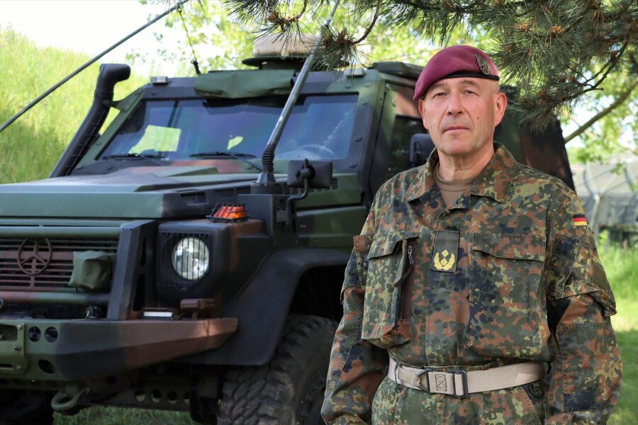 Fallschirmjägerübung in Rumänien beginnt - Generalmajor Dirk Faust: Seine Division steuert die Übung mit insgesamt etwa 4500 Teilnehmern in Ungarn und Rumänien.
