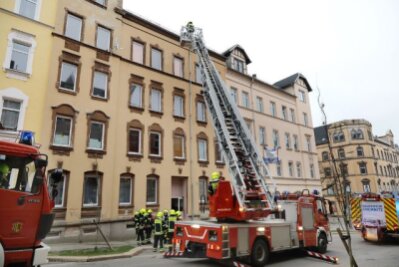 Falscher Alarm - Großaufgebot der Feuerwehr in der Zietenstraße - 
