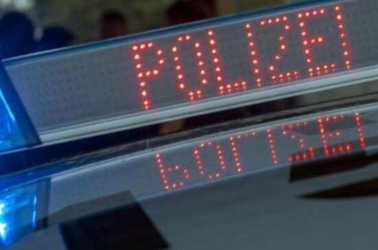 Falscher Polizist in Hohenstein-Ernstthal unterwegs - Die Polizei warnt vor einem falschen Polizisten, der in Hohenstein-Ernstthal unterwegs gewesen ist.