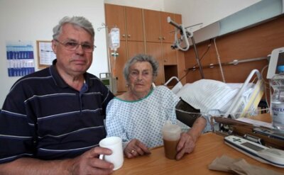 Der Schrecken steckte ihnen gestern noch in den Knochen: Paula Noll kam zur Beobachtung ins Krankenhaus, ebenso ihr Sohn Gerd. 