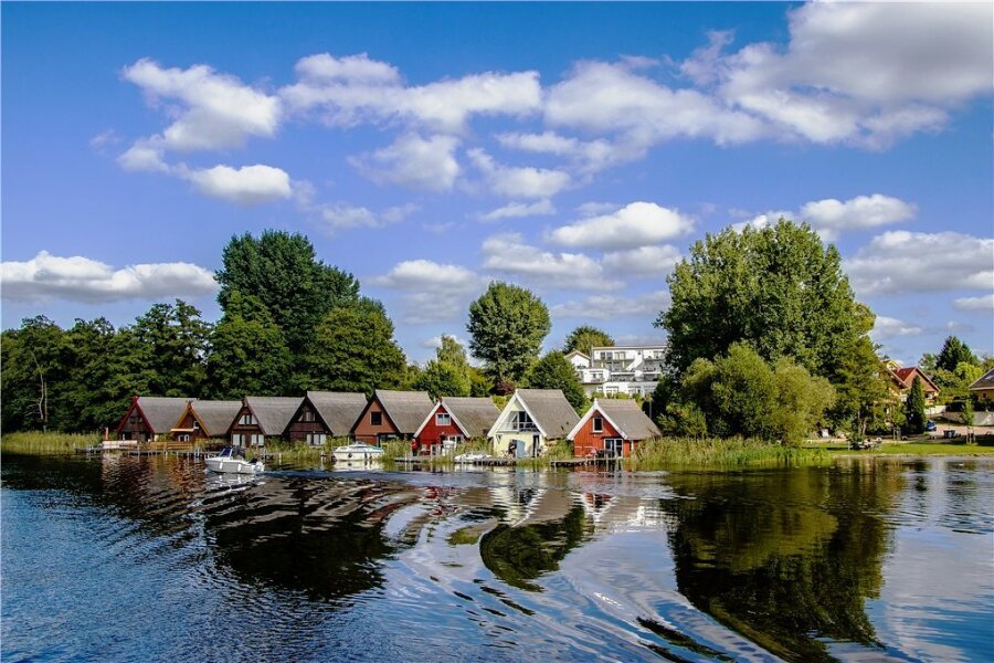 Nah am Wasser: Der Ferienpark Mirow liegt idyllisch am Ufer eines Sees mit dem hübschen Namen Granzower Möschen. 