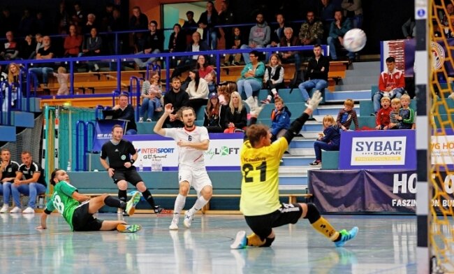 Familientickets: Wie Vereine um die nächste Fan-Generation werben - Auch Futsal-Bundesligist HOT 05 bietet Familientickets an. 
