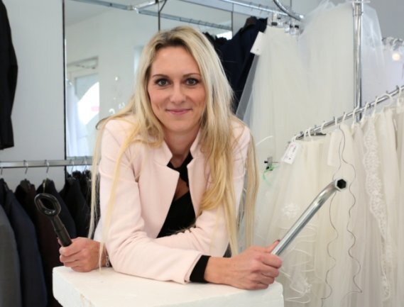 Fashion-Week-Gewinnerin aus dem Erzgebirge fährt zu den Filmfestspielen in Cannes - Ina Riedel verkauft besondere Brautmode.