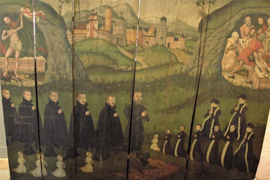 Fast 500 Jahre altes Kunstwerk in Neumarker Kirchturm gefunden - Das Tafelbild zeigt die damalige Patronatsfamilie, biblische Szenen sowie eine Phantasiestadt. Manches ist rätselhaft und bedarf weiterer Forschung.