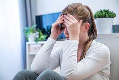 Fast acht Prozent der Sachsen leiden unter Schmerzen - Kopfschmerzen können chronisch werden.