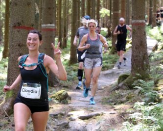 "Fast keine Erholungsphase" - Claudia Langer aus Großolbersdorf startete am Sonntag beim Fun-Trail und war eine von mehr als 1000 Startern, die das dreitägige Lauf-Spektakel auf dem Rabenberg in Breitenbrunn unter die Sohlen nahmen. 