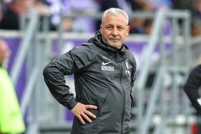 FC Erzgebirge Aue empfängt Aufsteiger Ulm: Dotchev will nicht in die Falle tappen - FCE-Trainer Pavel Dotchev warnt vor den gefährlichen Kontern der Ulmer.