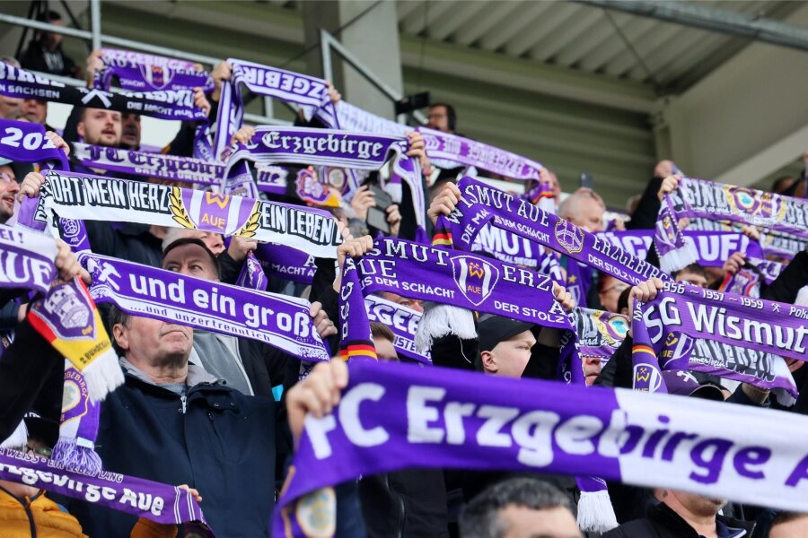 FC Erzgebirge Aue erhält Drittligalizenz ohne Auflagen - Die Lizenzerteilung ist auch eine gute Nachricht für die Auer Fans.