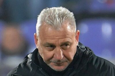 FC Erzgebirge Aue: Worte von Trainer Pavel Dotchev sprechen für sich - Die Hoffnung auf den Ligaverbleib ist weg: Aues Coach Pavel Dotchev nach dem 0:3 gegen Karlsruhe. 