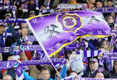 FCE: Kandidaten beschwören Neuanfang - Die Fans wünschen sich wieder bessere Zeiten für ihren FC Erzgebirge Aue. 