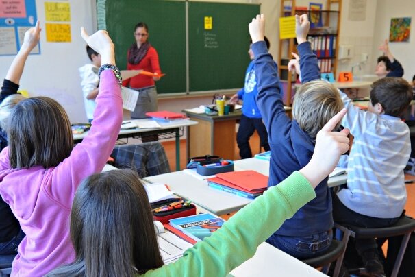 FDP diskutiert Verbeamtung von Lehrern - 