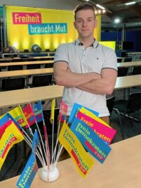 FDP geht auf Kandidatensuche auch für den Kreis - Im Döbelner Sport- und Freizeitzentrum WelWel werden am Samstag 250 Delegierte zum Landesparteitag der FDP erwartet. Generalsekretär Philipp Hartewig bereitete sich hier am Freitag auf den Parteitag vor.