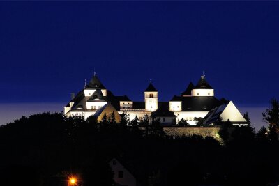 Ferienabenteuer: Mit der Taschenlampe durch Schloss Augustusburg - Spannende Abenteuer warten im Schloss Augustusburg, wenn die Dunkelheit anbricht.