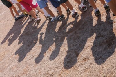 Ferienprogramm: Schatzsuche beim Wandern und Sommerolympiade - Beim Sportfest können sich die Kinder in etlichen Disziplinen messen. Es winkt unter anderem ein Pokal.