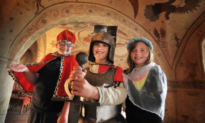 Ferientipps für Mittelsachsen: Zeit der großen Freiheit - Auf Schloss Rochlitz werden auch Ritterführungen für Kinder und Jugendliche angeboten. Das Besondere daran ist, dass die Teilnehmer in den Gemächern des Schlosses auch in Ritterzeit-Kostüme schlüpfen dürfen. 