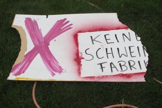 Ferkelaufzuchtanlage in Kriebstein: Zerstörerischer Protest gegen den Protest - 